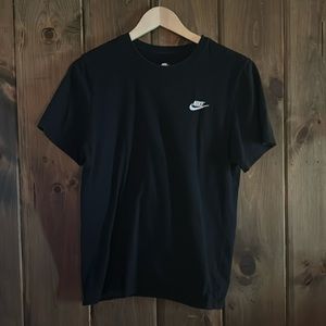 Nike t-shirt mens small